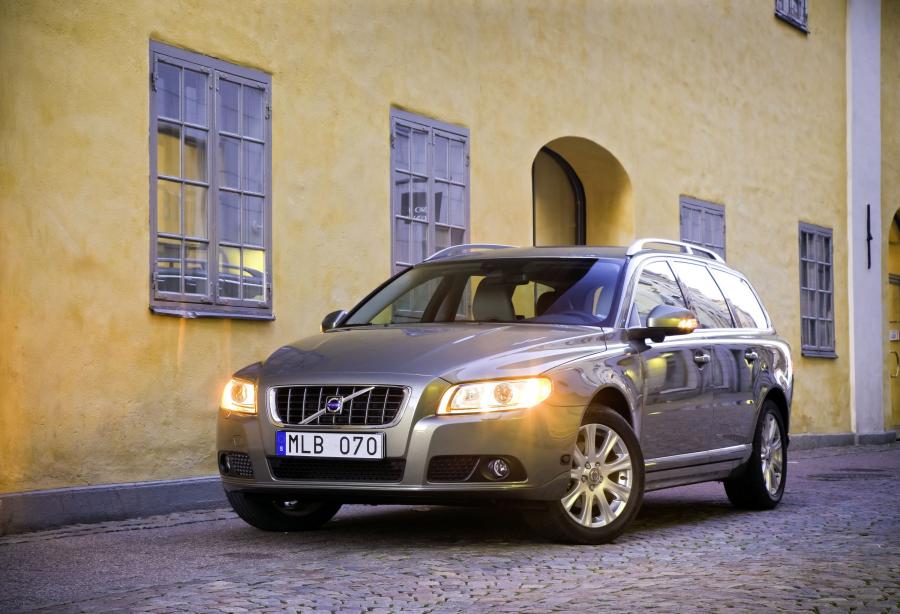  Volvo V70 2010 года  (фото 57 из 62)